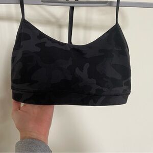 Black and gray camo flow Y sports bra